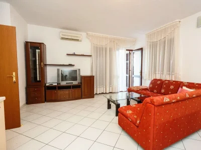 Apartment Three bedroom apartment with terrace and sea view Mastrinka, Čiovo A-4836-a - Outdoor photo 9