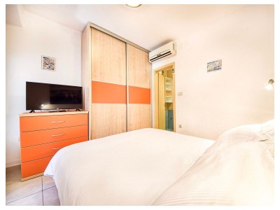 Apartment One bedroom apartment with terrace and sea view Povlja, Brač A-24129-a - Outdoor photo 15