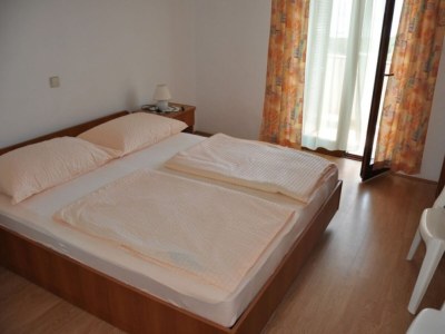 Apartment Two bedroom apartment with balcony and sea view Lopar, Rab A-23747-b - Outdoor photo 9