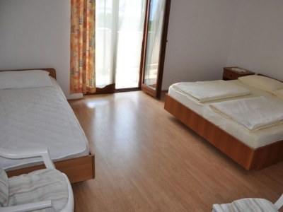 Apartment Two bedroom apartment with balcony and sea view Lopar, Rab A-23747-b - Outdoor photo 10