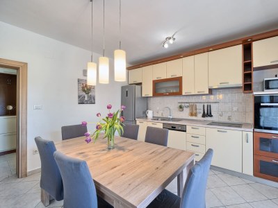 Apartment Two bedroom apartment with terrace Kaštel Lukšić, Kaštela A-20582-b - Outdoor photo 15