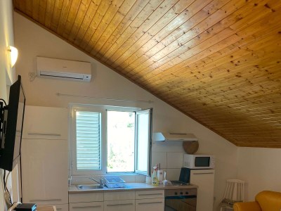 Apartment Two bedroom apartment with balcony and sea view Preko, Ugljan A-23327-b - Outdoor photo 3