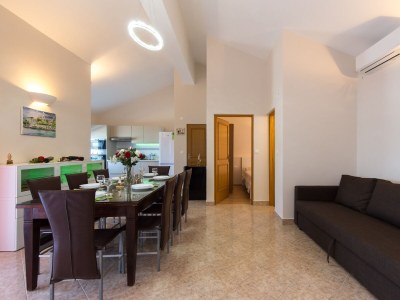 Apartment Two bedroom apartment near beach Čižići, Krk A-20433-d - Outdoor photo 7