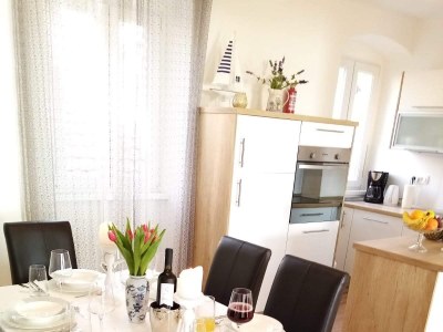 Apartment Two bedroom apartment with terrace and sea view Kaštel Kambelovac, Kaštela A-18267-a - Outdoor photo 7