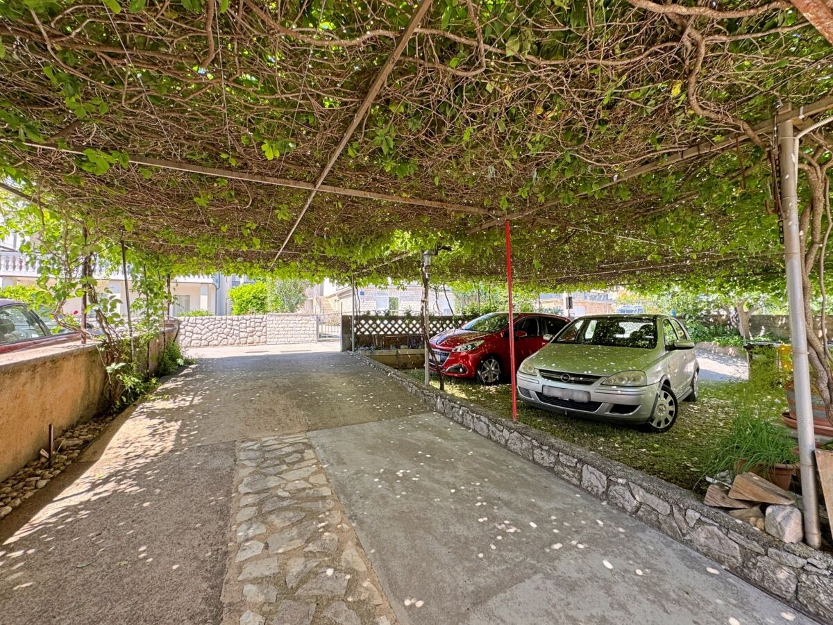 Apartment Two bedroom apartment with terrace and sea view Šilo, Krk A-18724-a - Outdoor photo 5