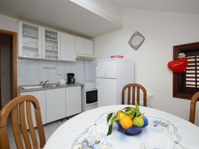 Apartment Two bedroom apartment with terrace and sea view Zavalatica, Korčula A-14204-b - Outdoor photo 10