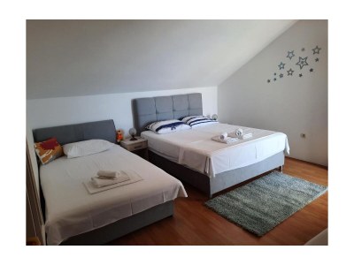 Apartment Two bedroom apartment with terrace and sea view Zavalatica, Korčula A-14204-b - Outdoor photo 11