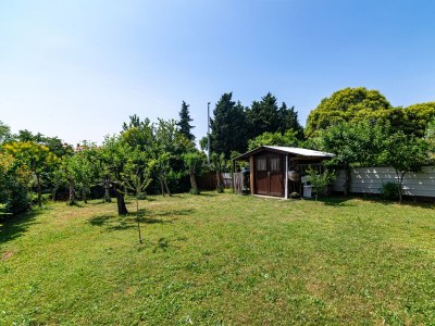 Apartment One bedroom apartment with terrace Poreč A-23561-b - Outdoor photo 3
