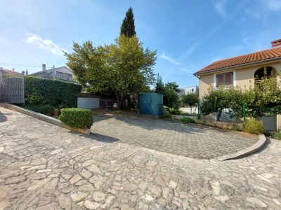 Apartment Two bedroom apartment with terrace Malinska, Krk A-22892-a - Outdoor photo 7