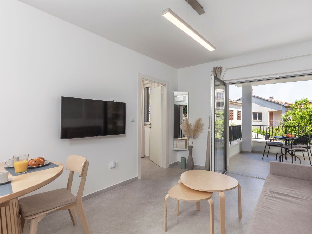 Apartment One bedroom apartment near beach Malinska, Krk A-23651-a - Outdoor photo 3