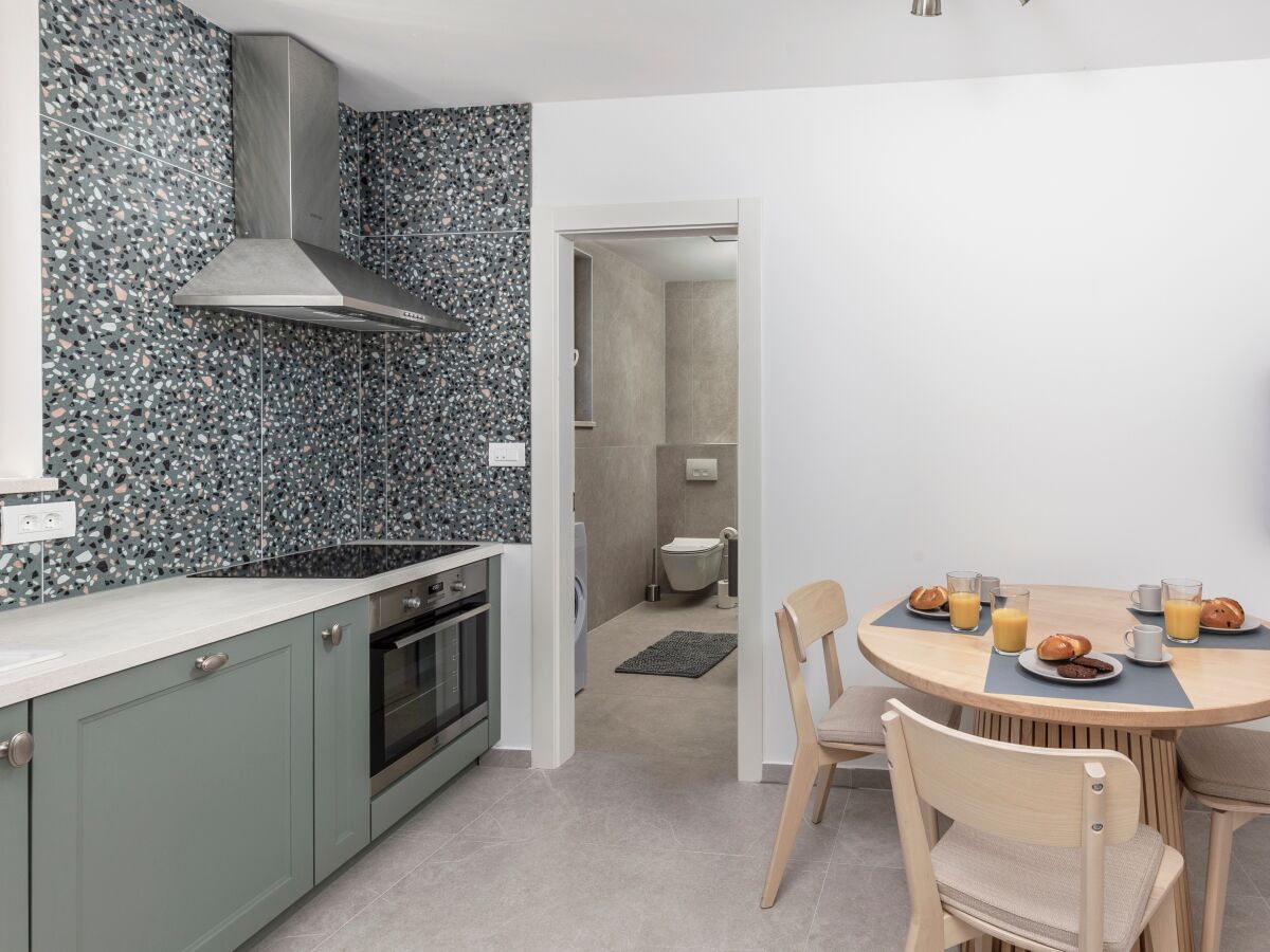 Apartment One bedroom apartment near beach Malinska, Krk A-23651-a - Outdoor photo 4