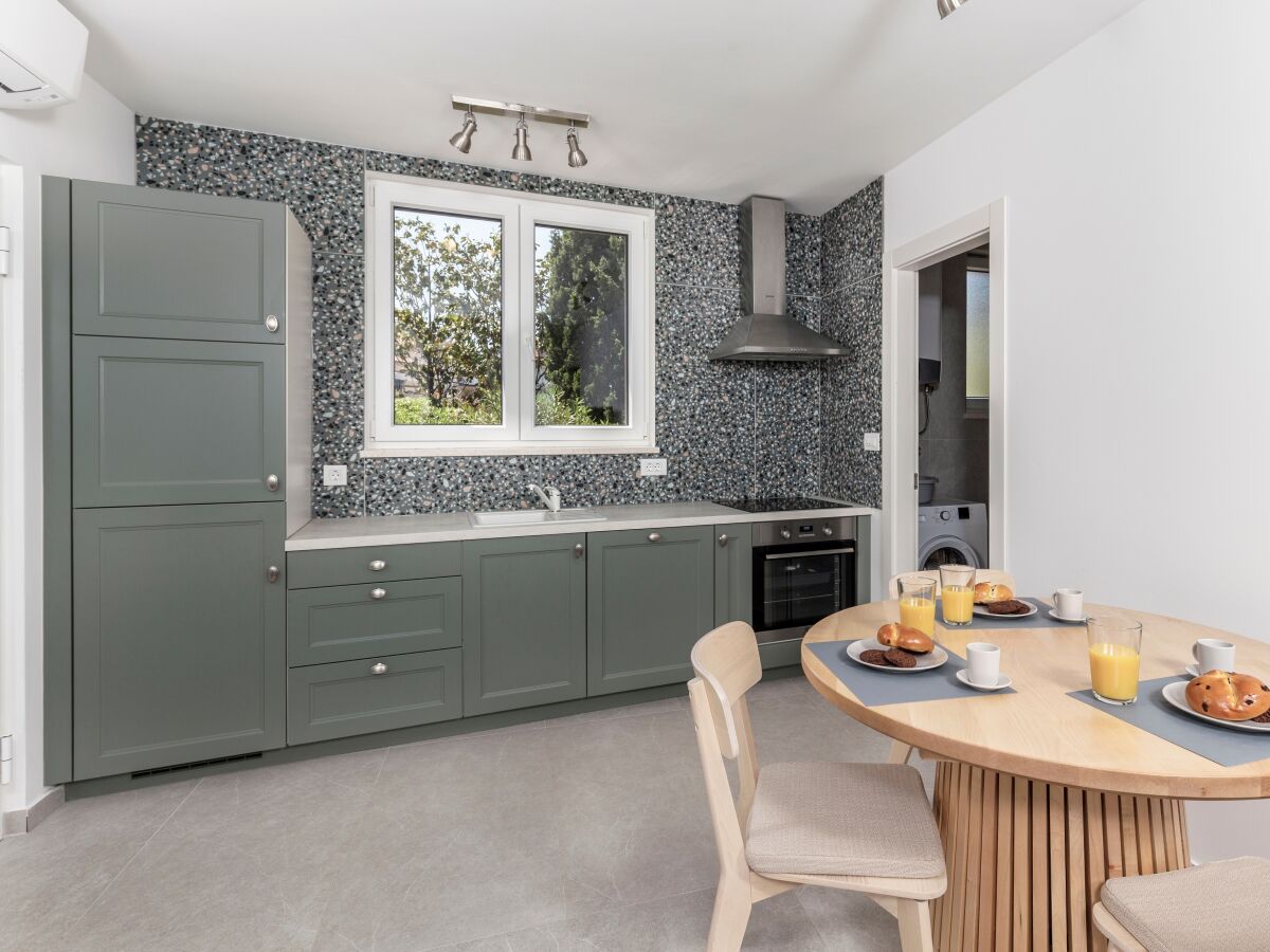 Apartment One bedroom apartment near beach Malinska, Krk A-23651-a - Outdoor photo 5