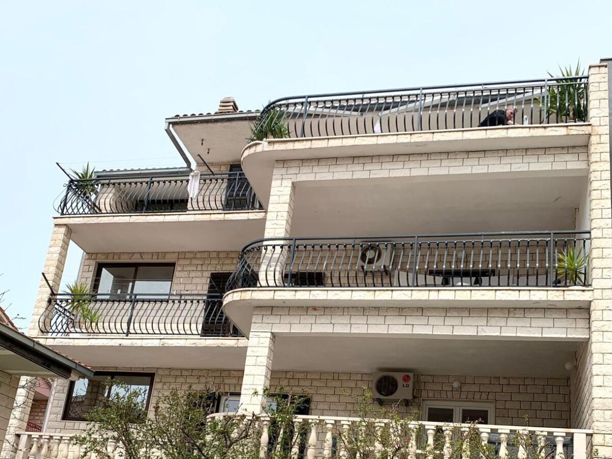 Apartment Two bedroom apartment with terrace Podstrana, Split A-23706-a - Outdoor photo 2