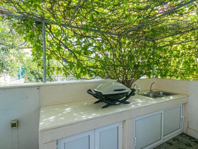 Apartment Two bedroom apartment with terrace and sea view Brela, Makarska A-20065-a - Outdoor photo 9