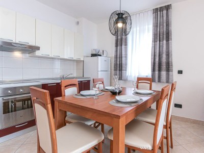 Apartment Two bedroom apartment with terrace and sea view Brela, Makarska A-20066-a - Outdoor photo 16