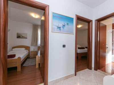 Apartment Two bedroom apartment with terrace and sea view Brela, Makarska A-20066-a - Outdoor photo 28