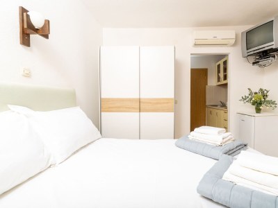 Apartment Studio flat near beach Cove Pokrivenik, Hvar AS-10427-a - Outdoor photo 20