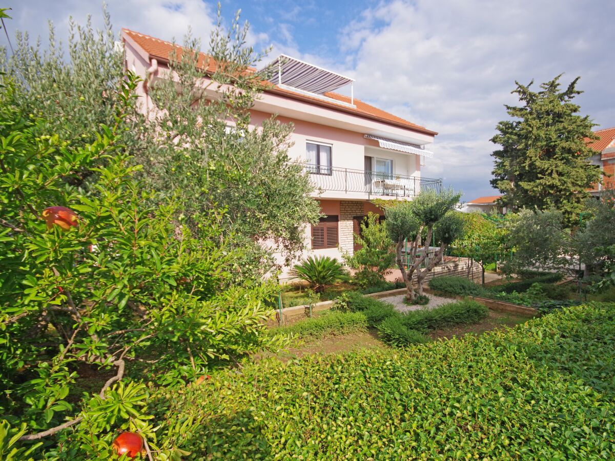 Apartment One bedroom apartment with terrace Pirovac, Šibenik A-23285-a