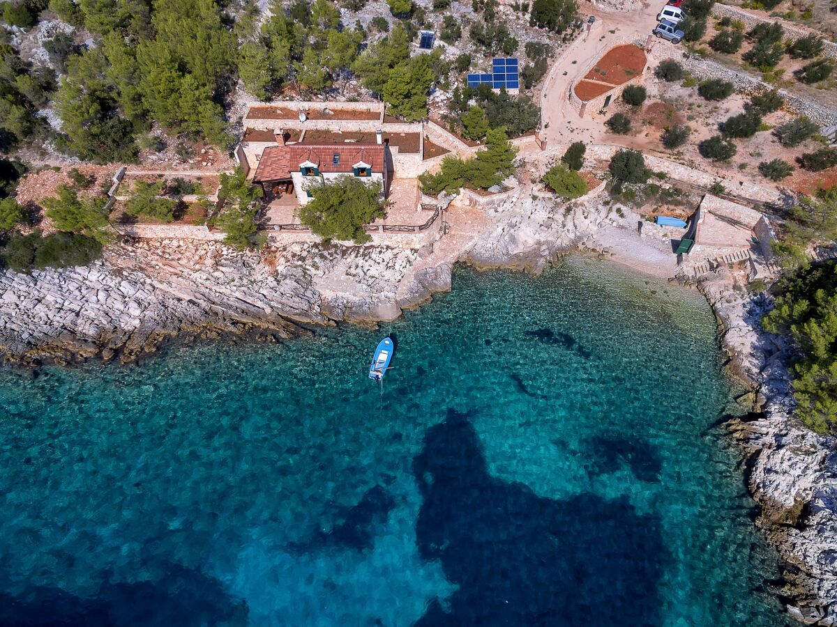 Holiday house Two bedroom house near beach Cove Golubinka, Hvar K-14344