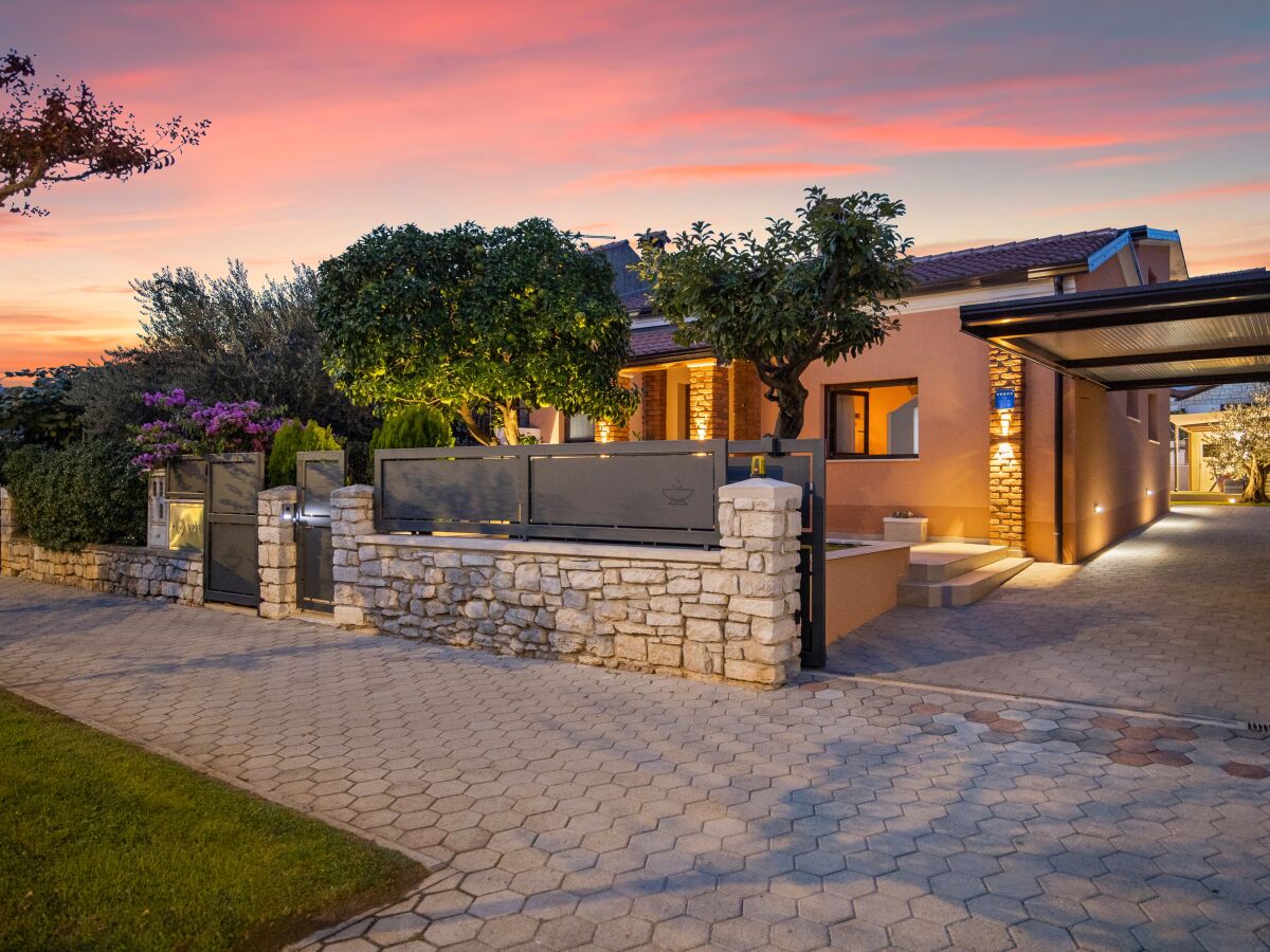 Holiday house Two bedroom house with terrace Rovinj K-24669 - Outdoor photo 2