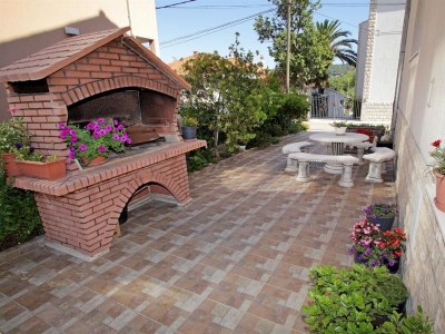 Apartment One bedroom apartment with balcony and sea view Trogir A-24168-c - Outdoor photo 4