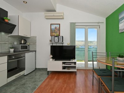 Apartment One bedroom apartment with balcony and sea view Trogir A-24168-c - Outdoor photo 8