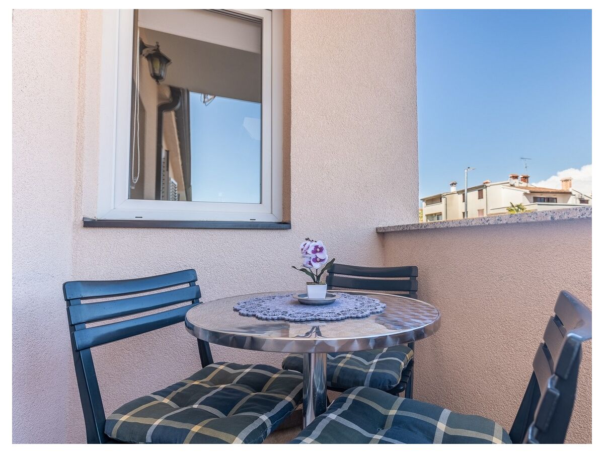 Apartment Two bedroom apartment with balcony Poreč A-22124-b