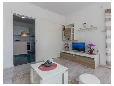 Apartment One bedroom apartment with terrace Poreč A-22124-d - Outdoor photo 8