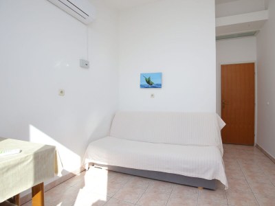 Apartment One bedroom apartment with balcony and sea view Podstrana, Split A-23954-a - Outdoor photo 11