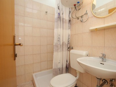 Apartment One bedroom apartment with balcony and sea view Podstrana, Split A-23954-a - Outdoor photo 15