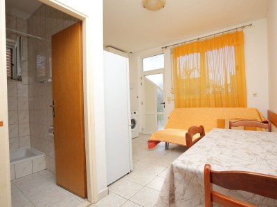 Apartment One bedroom apartment with air-conditioning Podstrana, Split A-23954-c - Outdoor photo 15