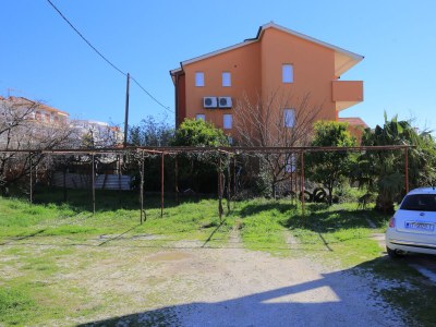 Apartment One bedroom apartment with terrace Podstrana, Split A-23954-d - Outdoor photo 8