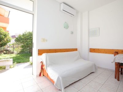 Apartment One bedroom apartment with terrace Podstrana, Split A-23954-d - Outdoor photo 11