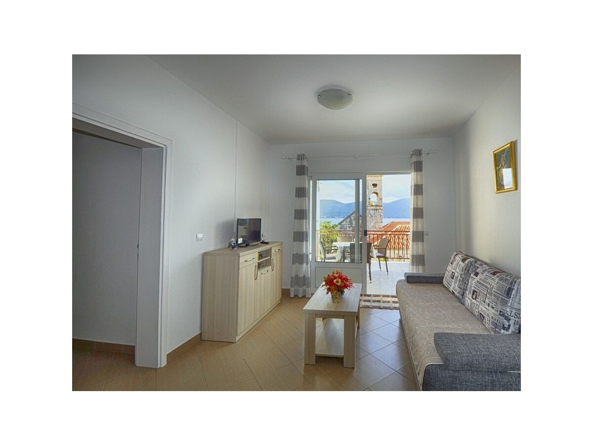 Apartment Two bedroom apartment with terrace and sea view Viganj, Pelješac A-24189-b