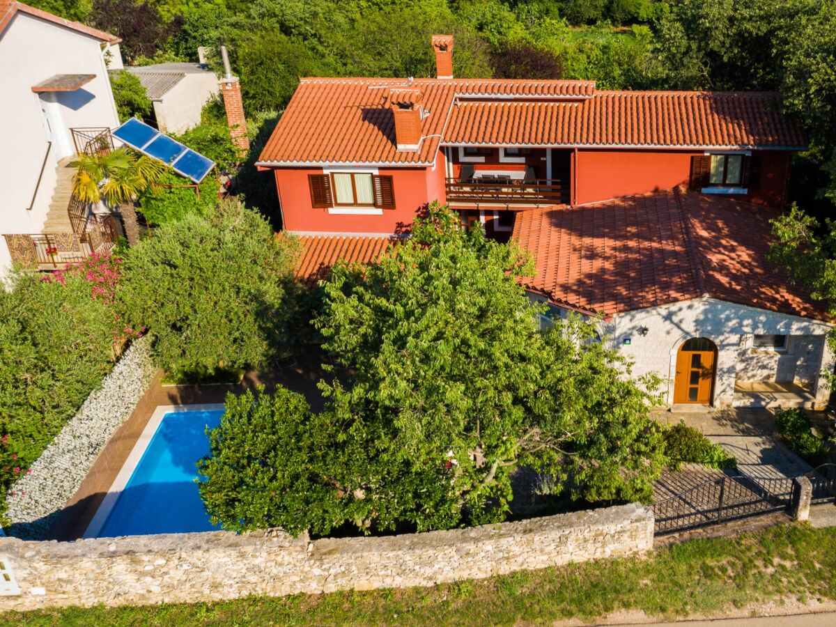 Apartment Two bedroom apartment with terrace Krnica, Marčana A-7357-b