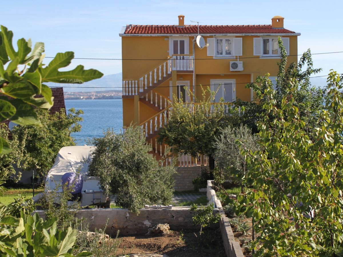 Apartment Three bedroom apartment near beach Preko, Ugljan A-8384-c - Outdoor photo 4