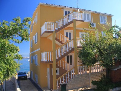 Apartment Three bedroom apartment near beach Preko, Ugljan A-8384-c - Outdoor photo 5