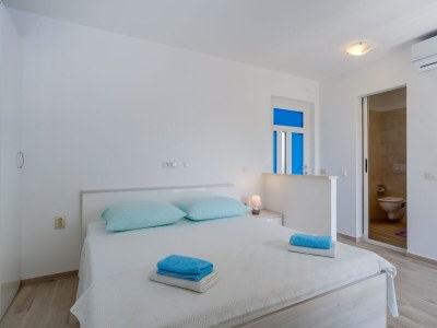 Apartment Studio flat with terrace and sea view Mali Lošinj, Lošinj AS-18322-b - Outdoor photo 13