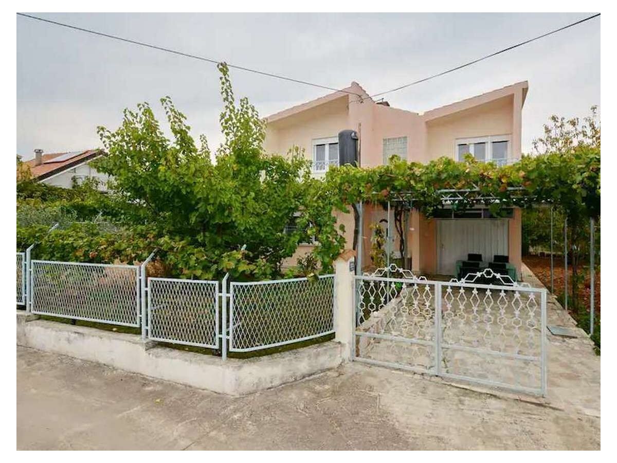 Holiday house Three bedroom house with balcony and sea view Kaštel Štafilić, Kaštela K-23408