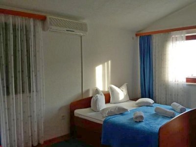 Apartment Two bedroom apartment with balcony and sea view Stobreč, Split A-20510-b - Outdoor photo 7