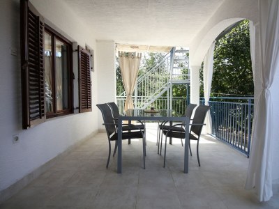 Apartment Two bedroom apartment with terrace Sveti Vid, Krk A-18139-a in Malinska - Apartment