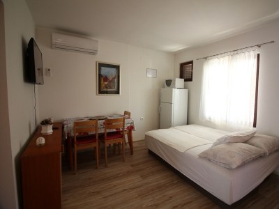 Apartment Two bedroom apartment with terrace Sveti Vid, Krk A-18139-a - Outdoor photo 8