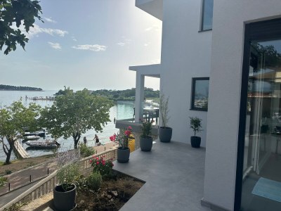 Apartment Three bedroom apartment near beach Banjol, Rab A-19752-a - Outdoor photo 4