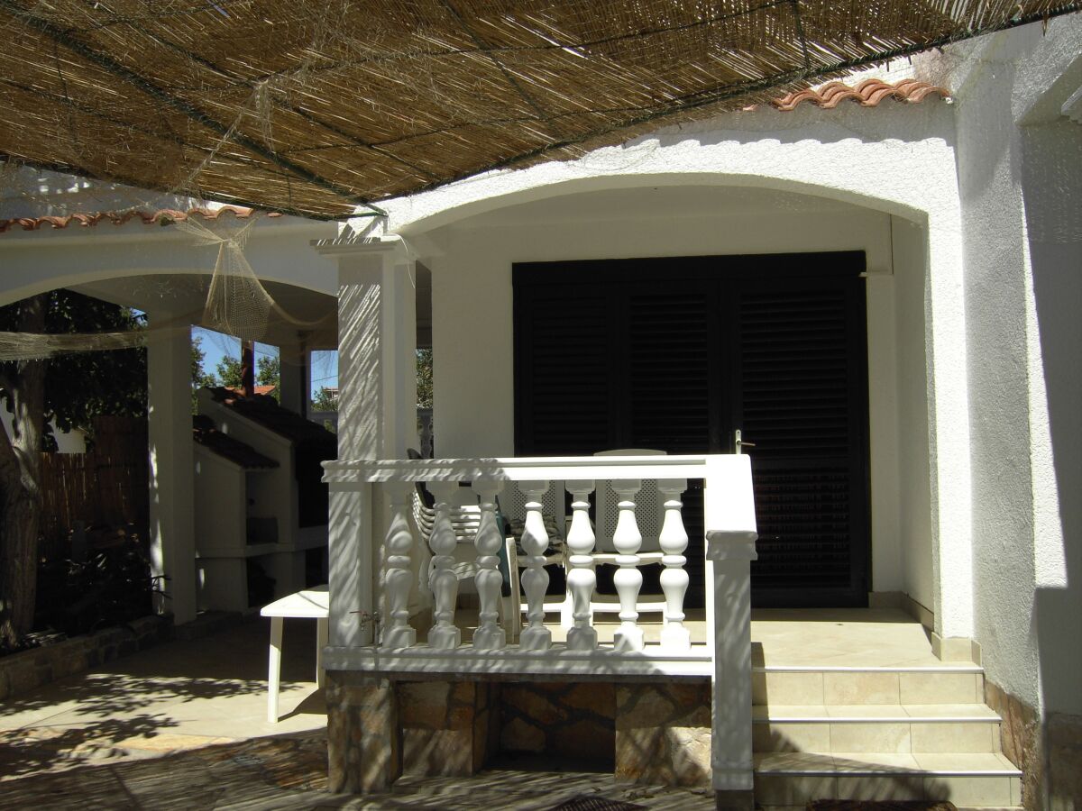 Apartment Three bedroom apartment with terrace Pirovac, Šibenik A-24766-a