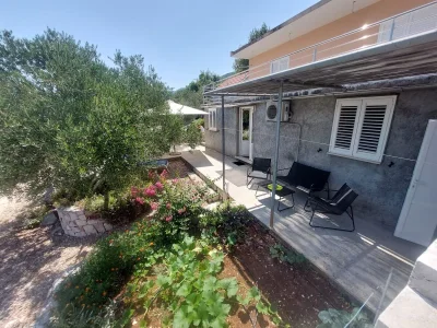 Apartment Two bedroom apartment near beach Žuronja, Pelješac A-13202-a - Outdoor photo 3