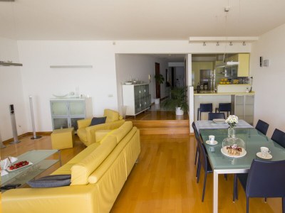 Apartment Three bedroom apartment with terrace and sea view Split A-14351-a - Outdoor photo 7