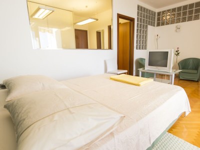 Apartment Three bedroom apartment with terrace and sea view Split A-14351-a - Outdoor photo 14