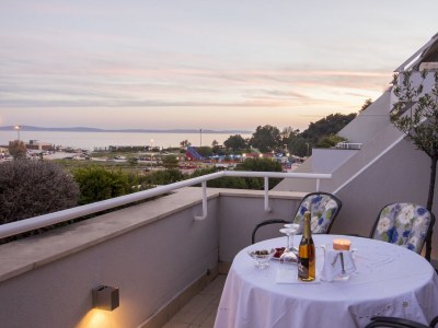 Apartment Three bedroom apartment with terrace and sea view Split A-14351-a - Outdoor photo 26