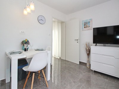 Apartment Studio flat near beach Šilo, Krk AS-18721-a - Outdoor photo 9