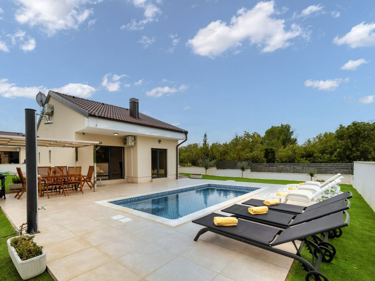 Villa Villa Shaula 1 -  Three Bedroom House with Pool - Outdoor photo 2